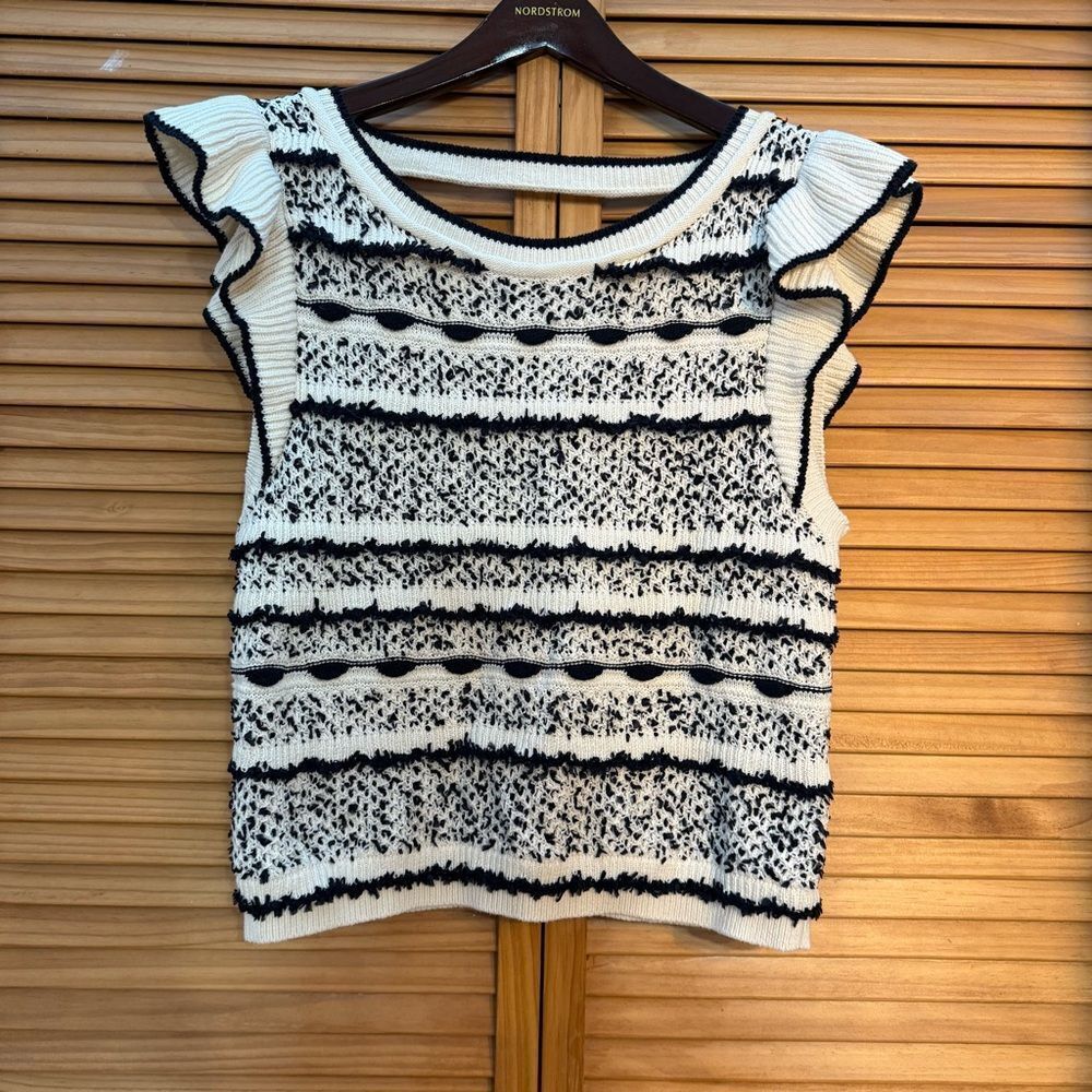 Anthropologie Black and WhiteāTextured sweater size medium
